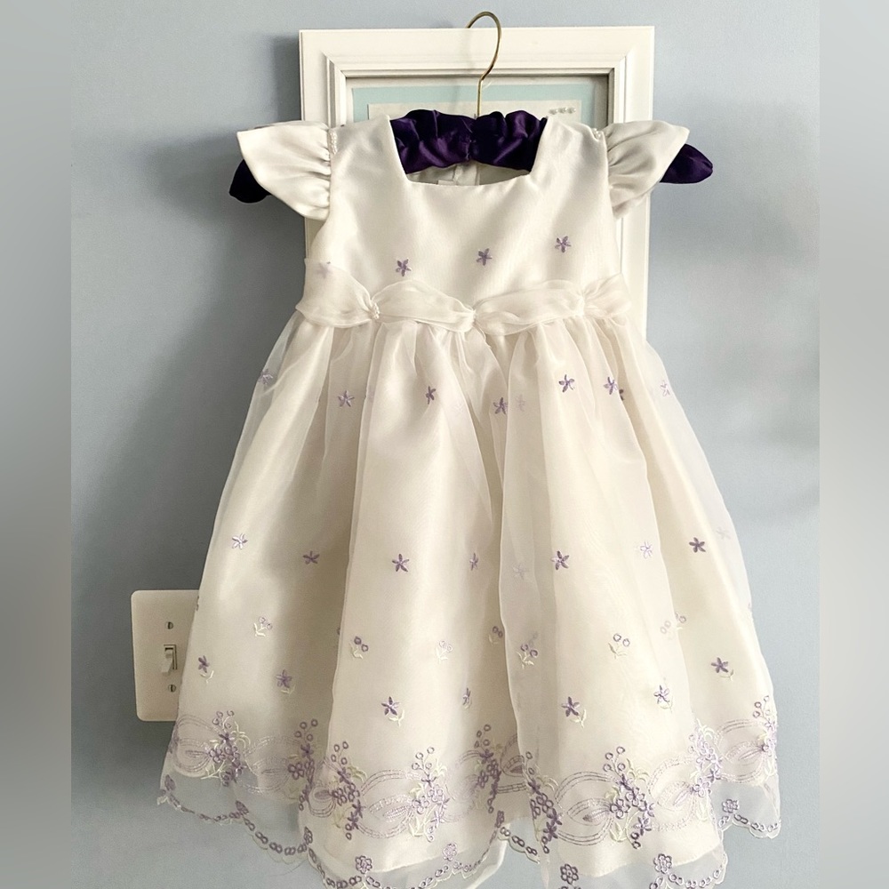 Exquisite white floral dress